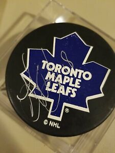 Alyn McCauley Signed Auto Official Hockey Puck Toronto Maple Leafs NHL SC