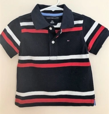 全新 Tommy Hilfiger 男童 Polo 衫,尺寸 2T — 第 1/2 张图片