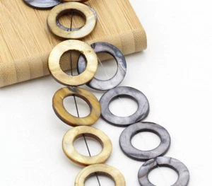 16 Stk. Perlmutt Perlen 25mm Ring rund flach m. Loch Donut Muschelperlen Auswahl - Bild 1 von 5