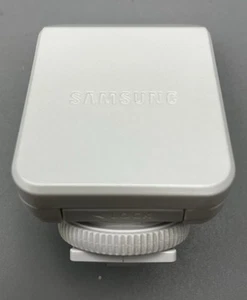 Samsung SEF8A External Flash N200 NX210 NX1000 NX1100 NX2000 NX3000 NX500 - Picture 1 of 2