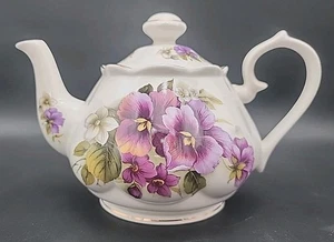 Vintage ROYAL PATRICIAN BONE CHINA Made in England Purple Pansies Gold Trim - Picture 1 of 14
