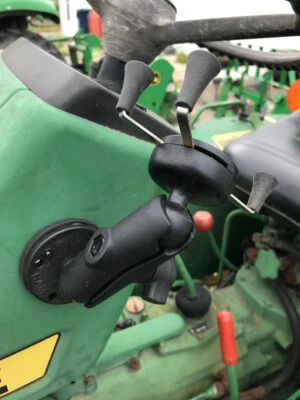 Soporte magnético RAM® para iPhone 16, Pro, Max, Plus - ATV, tractor, carretilla elevadora, tablero Foto 1 de 4