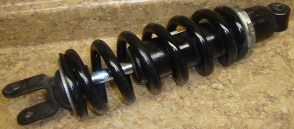 05 Suzuki Boulevard VL800 VL 800 S50 centro de choque traseiro uni suspensão mono - Imagem 1 de 1