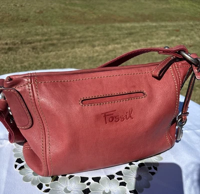 Bolso de hombro Fossil vintage de cuero con cremallera ZB2868 con dije de llave Foto 1 de 4