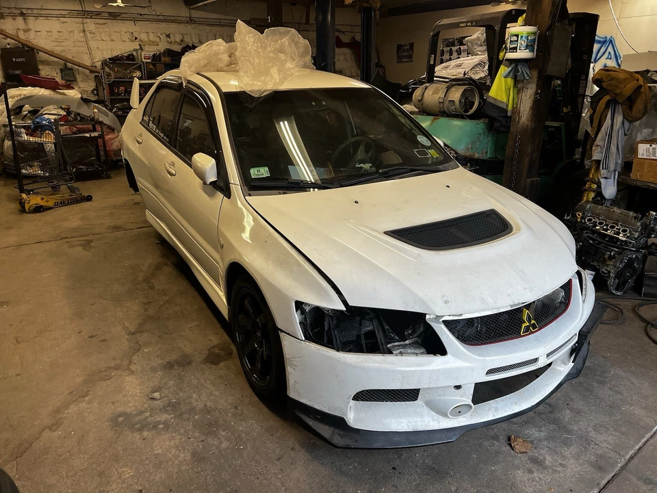 Mitsubishi lancer evolution 7 8 9 Parts - Image 1 of 1
