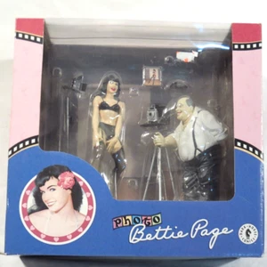 BETTIE PAGE Foto Diorama 2001 Dark Horse Actionfigur Statue Dessous versiegelt - Bild 1 von 6