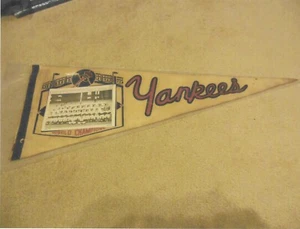 1962 New York Yankees World Series Wimpel (weiße Version) mit s/w Teamfoto - Bild 1 von 2