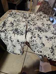 Pantalones Cortos Nine West MUJERES Talla 12 Tostado Negro Blanco Estampado Animal Heidi Pull On Skimmer - Imagen 1 de 3