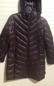 Calvin Klein Viola/Prugna Imbottibile Premium Piumino con Cappuccio Leggero Cappotto Donna M - Foto 1 di 10