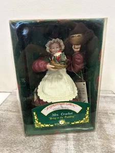 Kurt S. Adler Mrs. Crachet Bring in the Pudding Christmas Carol Ornamento - Imagen 1 de 2