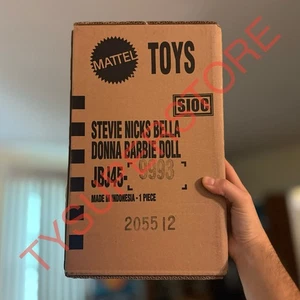 Barbie Stevie Nicks Bella Donna CONFERMATA bambola da collezione vestito bianco prevendita - Foto 1 di 2