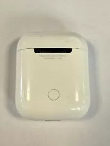 USED Apple AirPods 1st Gen with Charging Case I Often Disconnecting - Picture 1 of 3