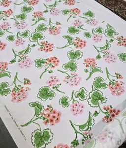 Hinson Fabric "Marilyn" Pattern White Pink Red Green Floral 10 Yards Cotton - Picture 1 of 5