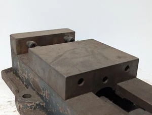 Kurt D-60 Anglock 6" Machine Milling Vise 16" L x 8" W x 4 1/2" H - Picture 1 of 14