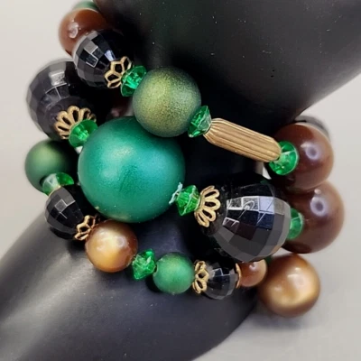Vintage Bracelet Wrap Memory Wire Green Acrylic Graduated - Image 1 of 4
