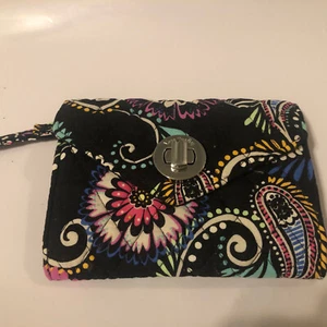 Vera BradleyParsian Black & White Turn Lock Wallet Wristlet~NWOT - Picture 1 of 4