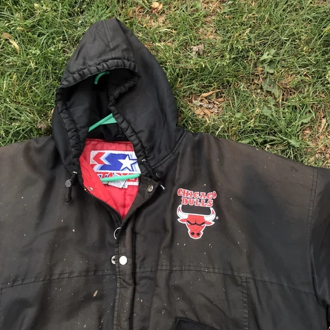 Vintage Chicago Bulls Starter Jacket Size XL Thrashed Cover