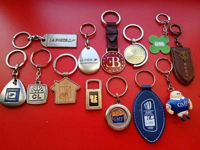 LOT 13 PORTE CLES PUBLICITAIRES BANQUE et ASSURANCE  tous différents - Photo 1/4
