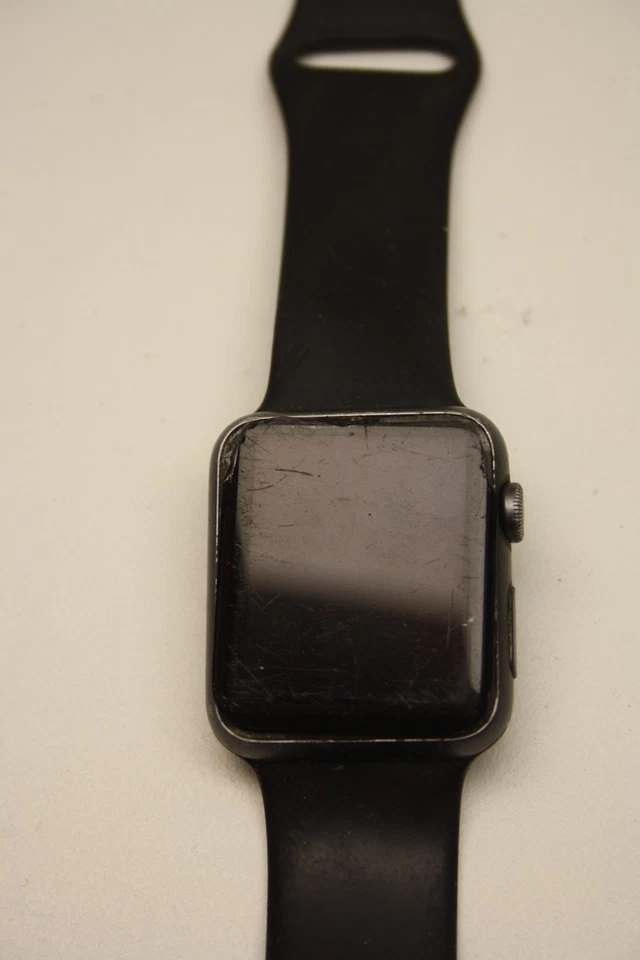 Apple Watch 1. Gen. 7000 Series 42mm - Silber - Aluminiumgehäuse schwarzes Band - Bild 1 von 4