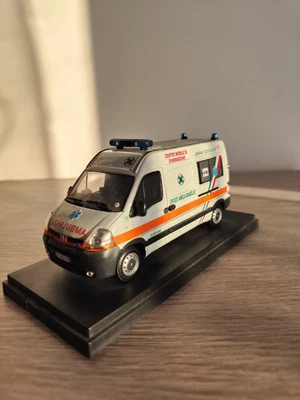 Ambulanza Renault Master  1:43 ( RARE) - Immagine 1 di 4
