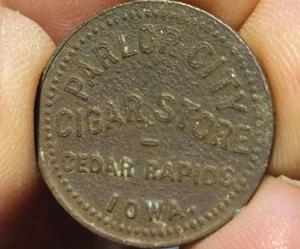 RARO Cedar Rapids Iowa PARLOR CITY CIGAR STORE 5 centesimi gettone commerciale merce. - Foto 1 di 3