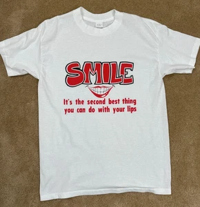 Camiseta De Colección Sonrisa Divertida Personalidad Novedad Adulto XL Blanca Puntada Única EE. UU. - Imagen 1 de 5