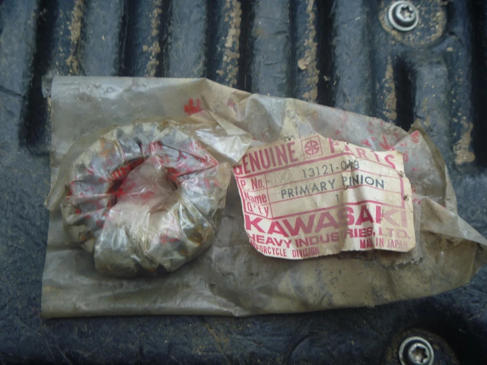 Engranaje de piñón primario del cigüeñal Kawasaki 13121-018 nuevo fabricante original para F6 F7 KD KE Foto 1 de 1