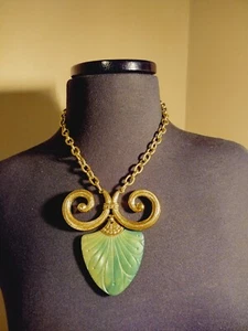 RARE CROWN TRIFARI NECKLACE  EGYPTIAN REVIVAL RAM HORN AMULET LUCITE PENDANT - Picture 1 of 9