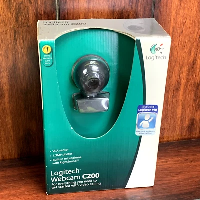 Logitech Webcam C200 In Box • Built-In Microphone usb - Image 1 of 4