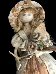 Lg Handcrafted Corn Husk Doll Folk Art With Floral Bouquet 14"x9" - Picture 1 of 10