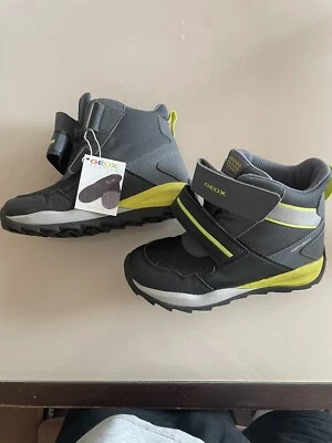 geox kids waterproof boots Size 2 - Image 1 of 4