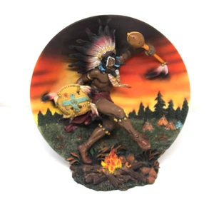 Indianer Indianer tanzen um Campire Bäume, Tipis, 3D Sammelteller - Bild 1 von 11