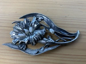 Vintage JJ Jonette Pewter Floral Brooch Pin – Lily Design w/ Faux Pearl Accents - Picture 1 of 2