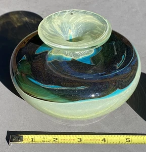 Vintage Mdina Art Glass Signed Vase Blue Green Swirls Gold Flecks 3.5x5.5 - Picture 1 of 13
