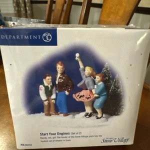 DEPT 56 - Original Snow Village - Start Your Engines #56.55132 - NEUWERTIG!  Versiegelt - Bild 1 von 3