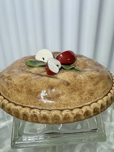 Raro plato con tapa de pastel de manzana firmado Larry Renfroe 1981 Hodge Podge soporte para pastel - Imagen 1 de 5