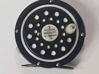 Carrete de mosca Shakespeare Pflueger Medalist 1494 CJ con línea y respaldo JAPÓN Foto 1 de 4