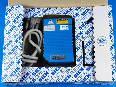 Sick CLV212A-1010 Optical Bar Code Scanner 24VDC, 1-015-252, CLV212A1010 1015252 - Image 1 of 4