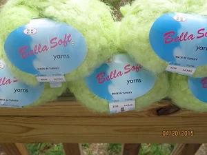 5 sk lot Bella Soft Enjoy Pale LIME Green Acrylic Boucle 50 gr Bulky #5 SOFT - Picture 1 of 5