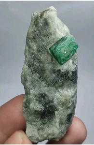 40 gm Of Aesthetic Shiny Emerald Crystal On Matrix From Swat Valley, Pakistan. - Picture 1 of 7