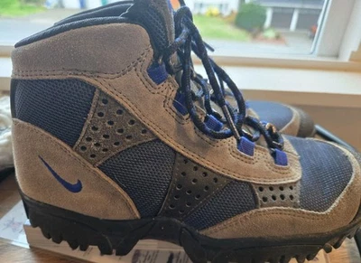 Vintage 1997 Nike Air ACG Brown Leather Hiking Boots  Size 8 Outdoor 90s - Image 1 of 4