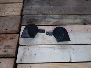 INFINITI Q50 SET OF TWO HORN SIREN SIGNAL - Picture 1 of 4
