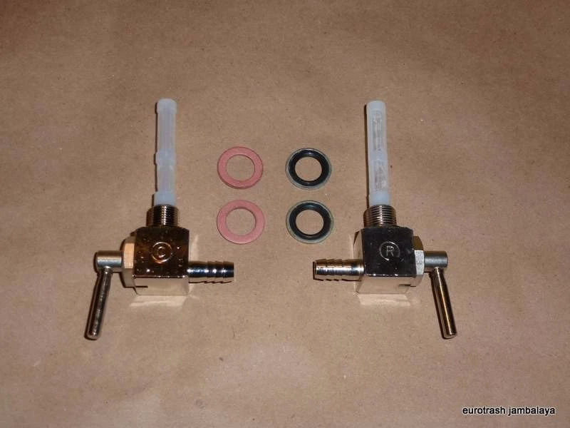 JUEGO DE PARES MOTO GUZZI PETCOCK 750 850 Ambassador Eldorado como original 1210-5401 Foto 1 de 1