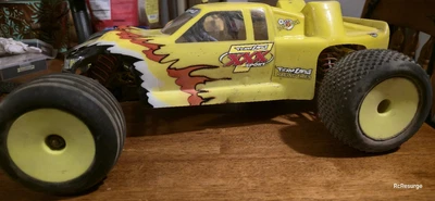 Vintage Team Losi XXXT Graphite RC Stadium Truck Brushless With Body & Extras - Image 1 of 4