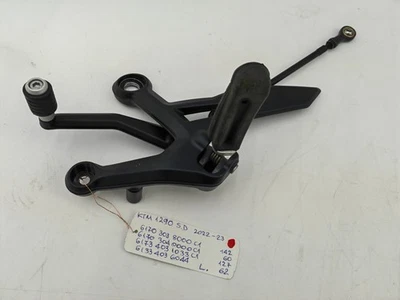 Soporte estribo delantero izquierdo KTM 1290 Super Duke R 61703038000C1 Foto 1 de 4