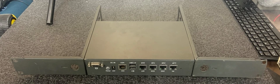 Gateway de seguridad Astaro ASG110/120 rev 4 Foto 1 de 1