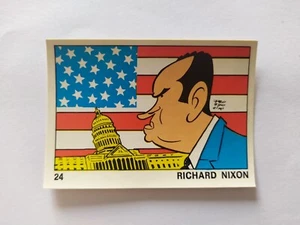 FIGURINA PANINI 1973 OK VIP n 24 RICHARD NIXON OTTIMA CON VELINA - Bild 1 von 2