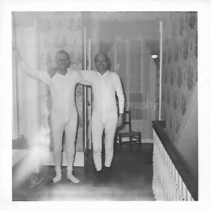 FOTOGRAFÍA EN BLANCO Y NEGRO Original INSTANTÁNEA TROPEZADA 56 44 E - Imagen 1 de 1