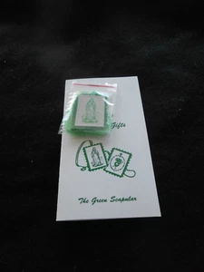 GREEN LAMINATED SCAPULAR w/ BROCHER - Picture 1 of 15