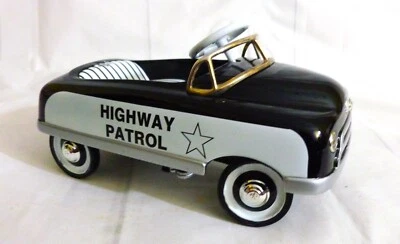 Vintage Crown Premiums 1948 BMC Highway Patrol 1:6 Diecast Police Pedal Car Bank - Image 1 of 4